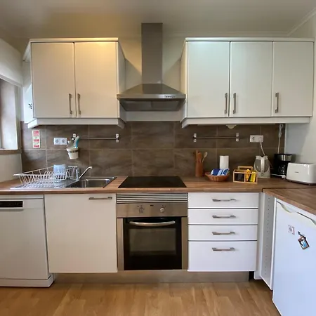 Rainha - In Centre *